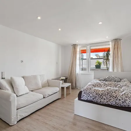 Koeln,leverkusen Bahnhof,innenstadt,messe