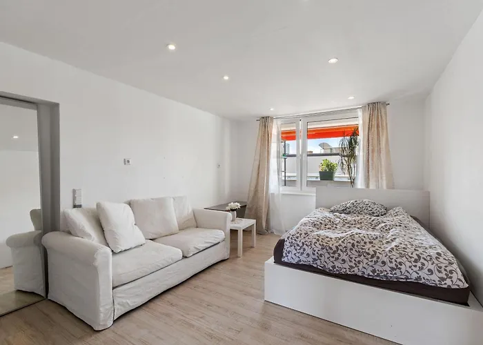 Koeln,leverkusen Bahnhof,innenstadt,messe