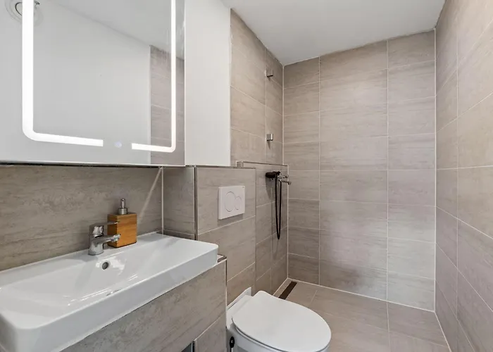 Koeln,leverkusen Bahnhof,innenstadt,messe Appartement *